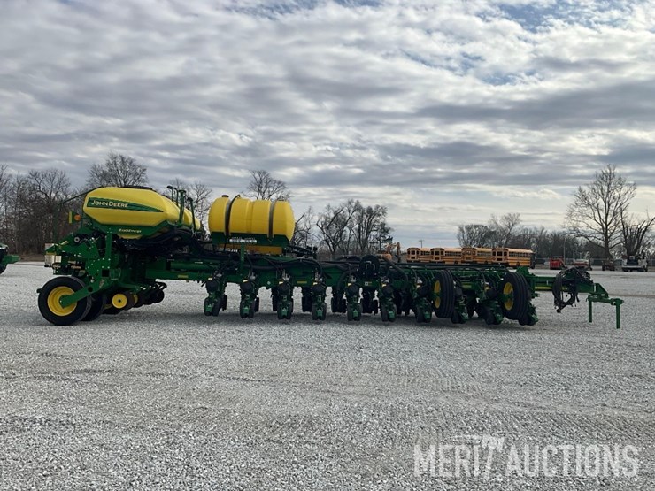 2019-john-deere-1775nt-image-5