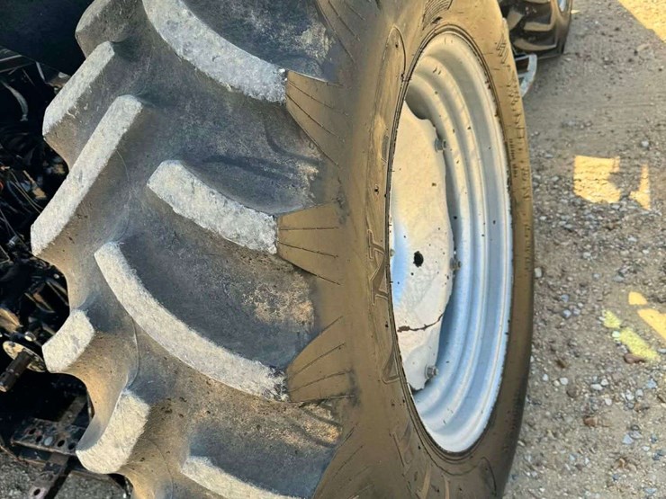 2020-mahindra-6075-image-13