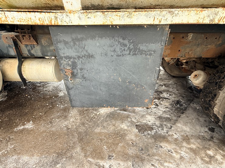 1999-mack-dm690-image-28