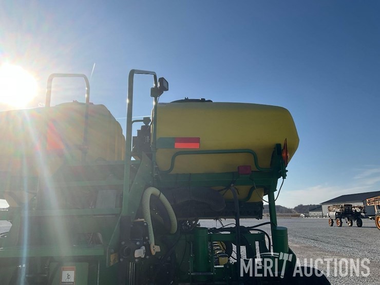 2009-john-deere-1770nt-image-30