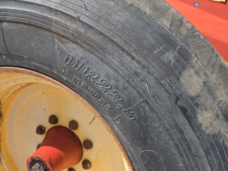 new-holland-195-image-35