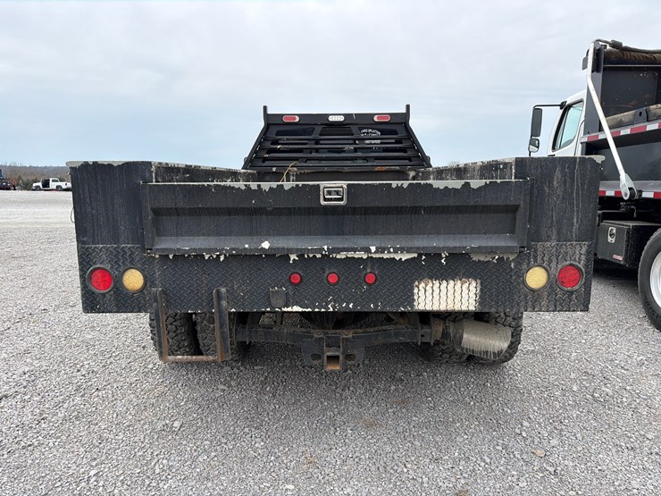 2011-chevrolet-3500-image-4