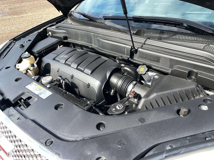 2012-gmc-acadia-denali-image-7