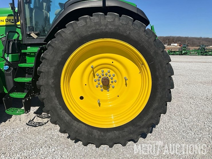2023-john-deere-8r-340-image-18