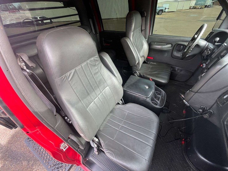 2008-chevrolet-kodiak-5500-4x4-crew-cab-flatbed-truck-(85,344-miles)-image-24