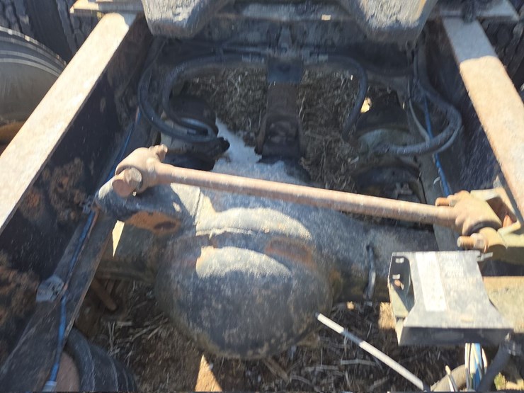 2007-freightliner-day-cab-semi-image-26