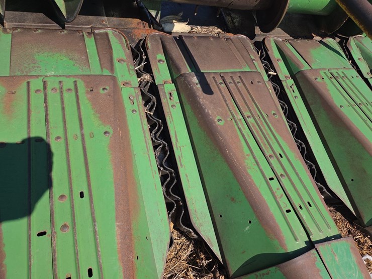 jd-484-4-row-corn-head-image-7