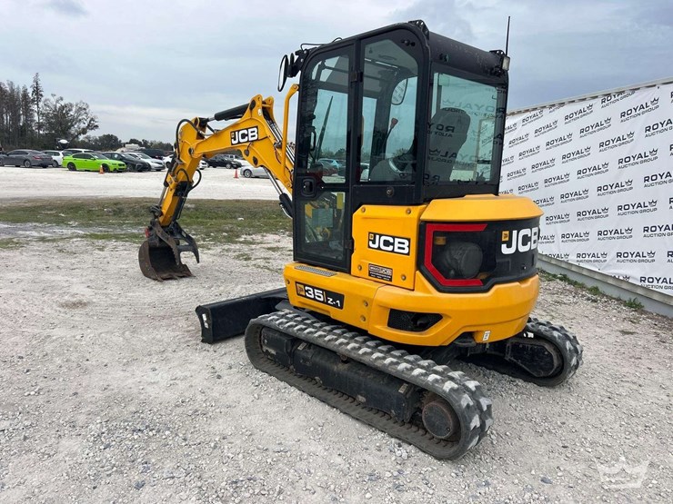 2021-jcb-35z-1-image-4