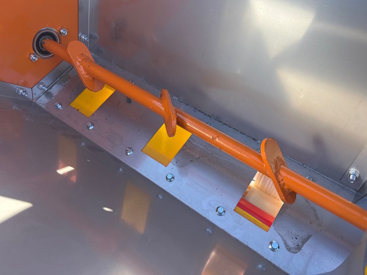 #5001-•-new-land-honor-no-till-drill-for-tractor-and-skid-steer-image-9