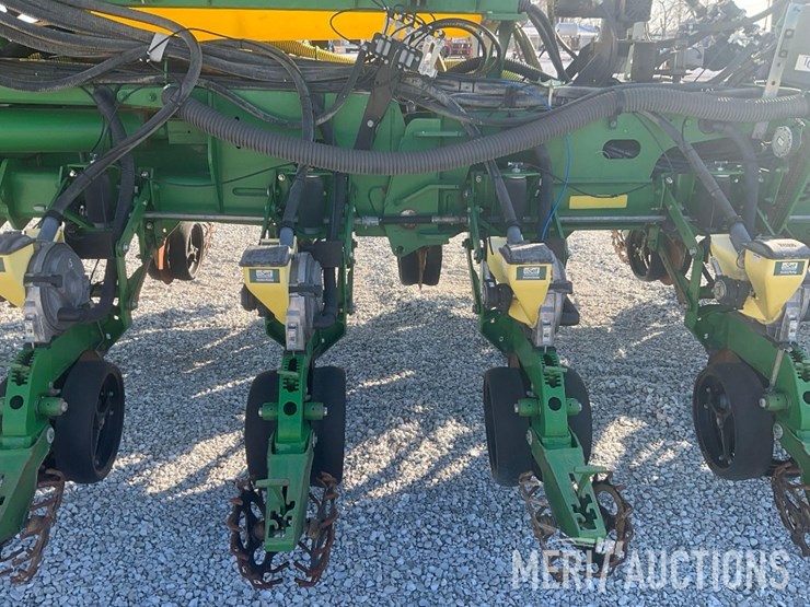 2009-john-deere-1770nt-image-38
