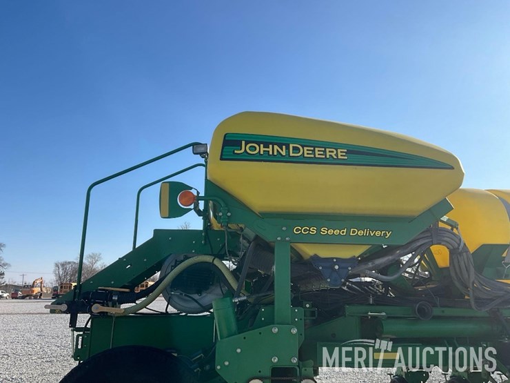 2009-john-deere-1770nt-image-32