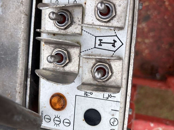 skyjack-sj8831rt-image-38