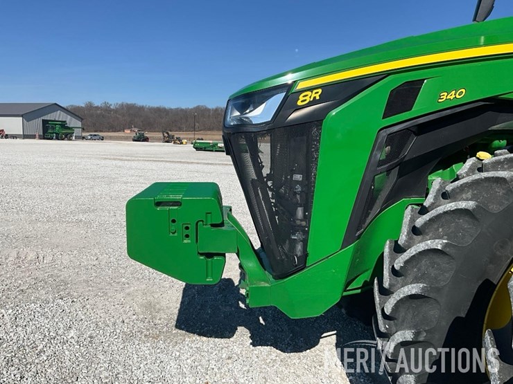 2023-john-deere-8r-340-image-11