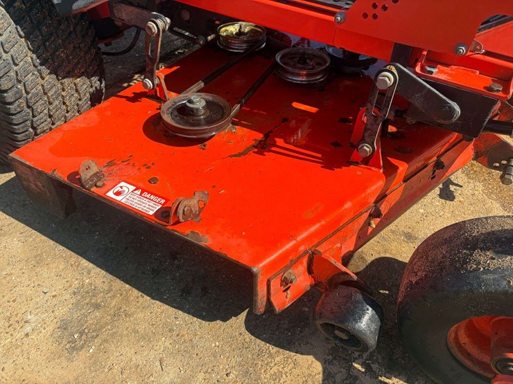 badboy-outlaw-xp-61"-zero-turn-mower-(723.8-hours)-image-14