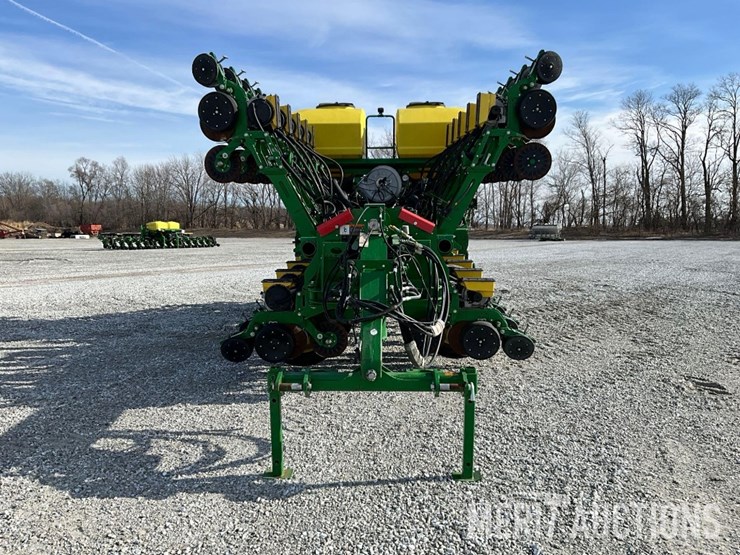 2022-john-deere-1795-image-8