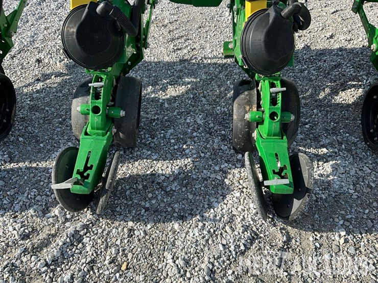 2022-john-deere-dr16-image-16