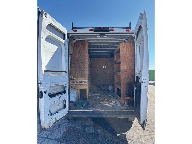 2017-dodge-ram-3500-image-3