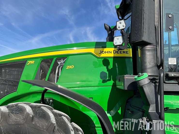 2022-john-deere-7r-210-image-14