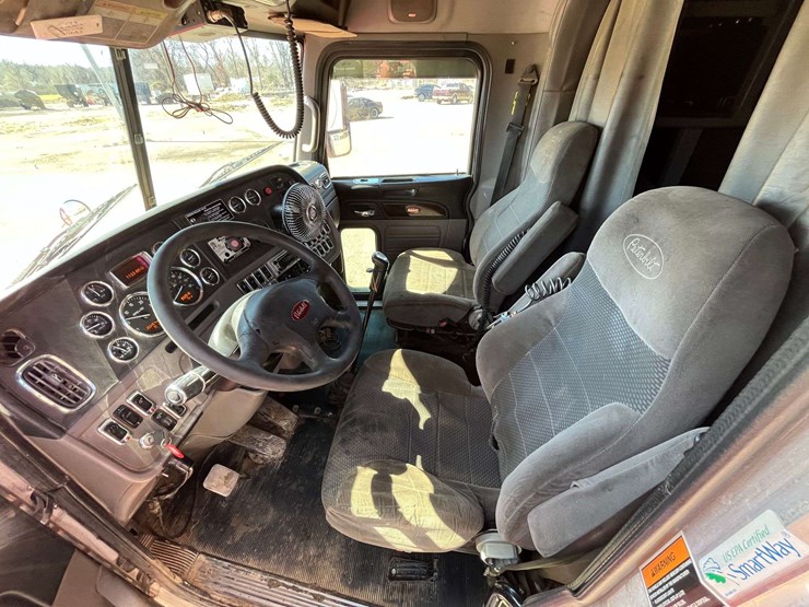 2012-peterbilt-386-image-21