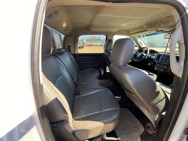 2014-dodge-ram-5500-image-16