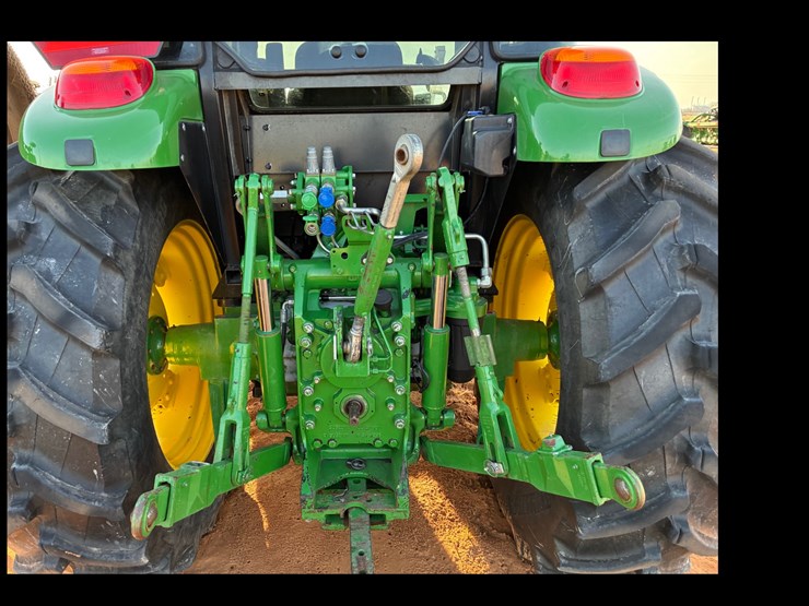 2022-john-deere-6105e-image-5