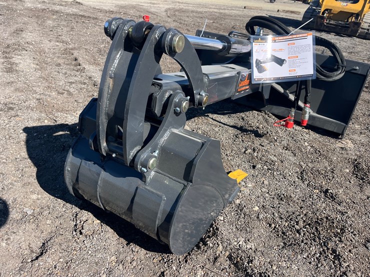 #5006-•-new-land-honor-arm-backhoe-for-skid-steer-image-5