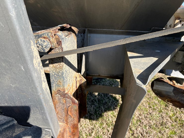 adams-5-ton-fertilizer-spreader-image-21