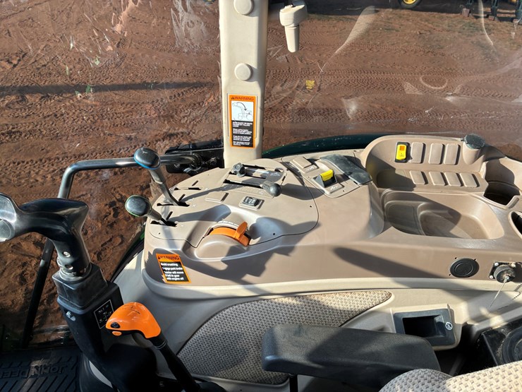 2022-john-deere-6105e-image-16