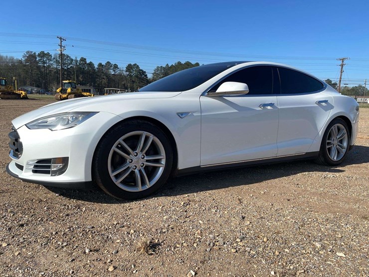 2013-tesla-model-s-4-door-sedan-(135,834-miles)-image-1
