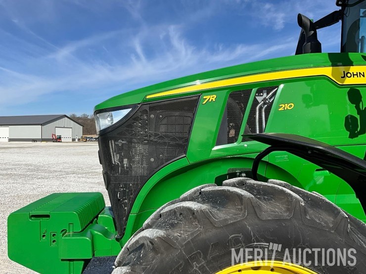 2022-john-deere-7r-210-image-12