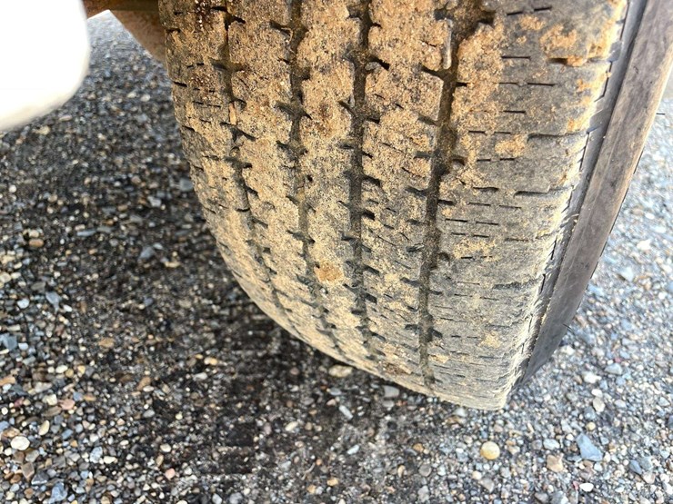 2005-ford-econoline-350xl-10-passenger-van-(80,129-miles)-image-21