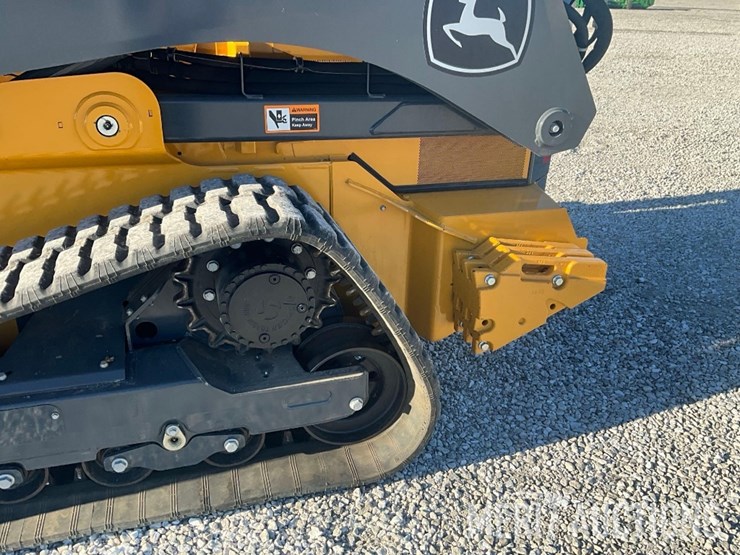 2023-deere-333g-image-17