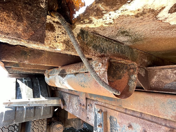 1996-ford-l9000-image-22