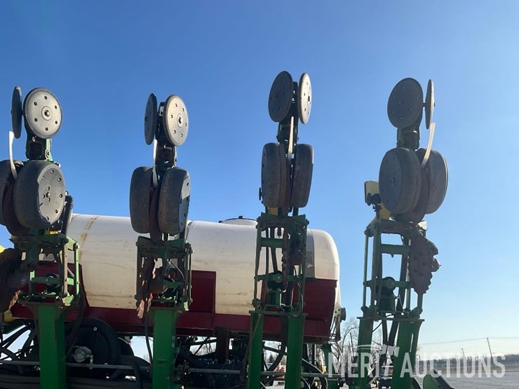 2007-john-deere-1790-image-34