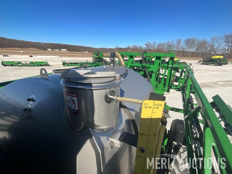 2022-john-deere-410r-image-33