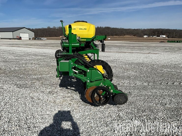 2022-john-deere-dr16-image-8