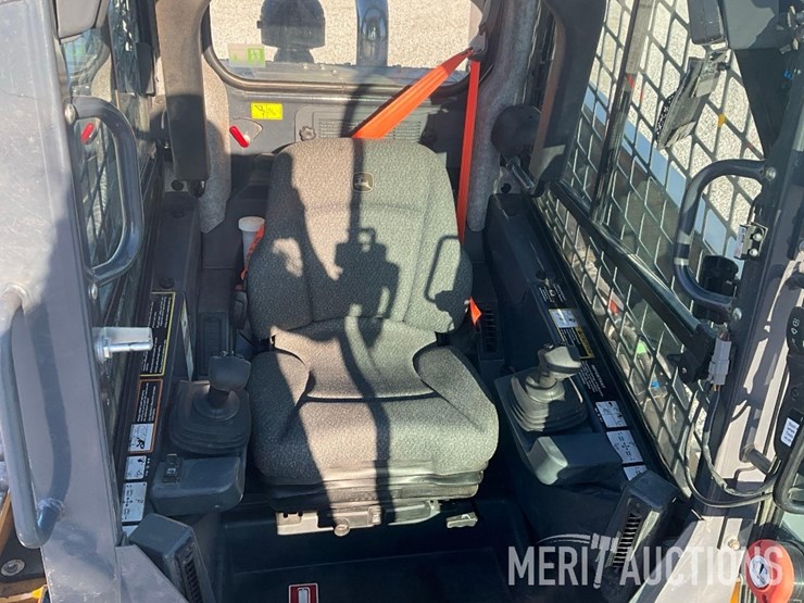 2024-deere-333g-image-26