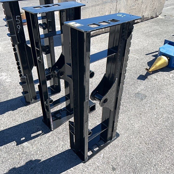 NEW WOLVERINE HAY SPEAR SKID STEER ATTACHMENT (NO SPEAR)