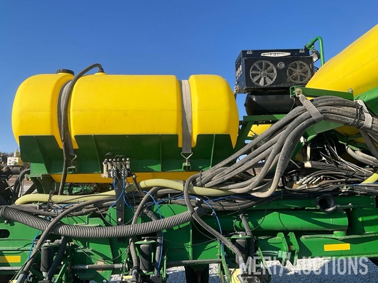 2009-john-deere-1770nt-image-22