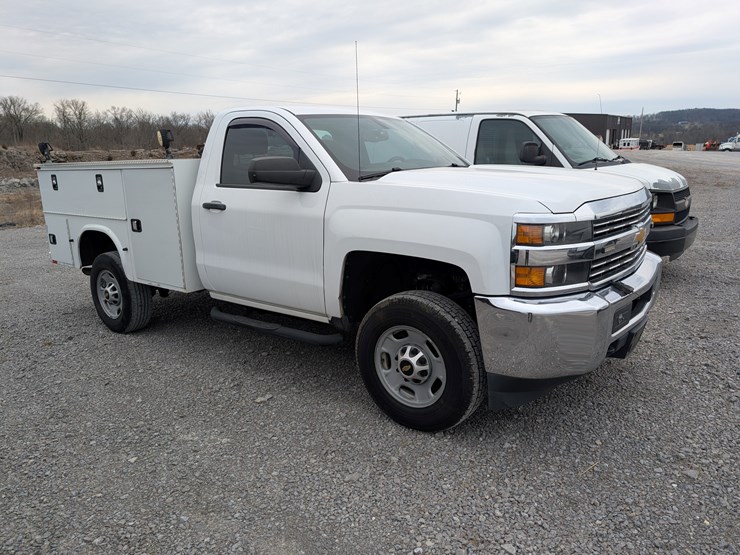 2017-chevrolet-1500-image-2