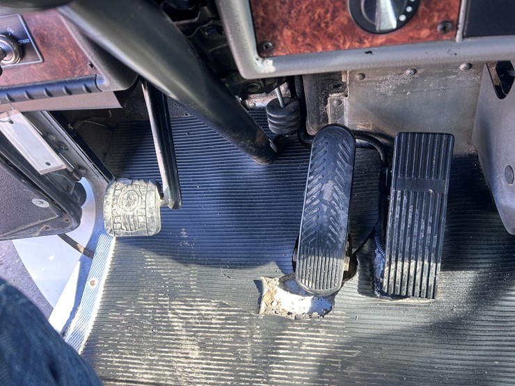 #1679-•-2003-kenworth-flatbed-truck-image-41