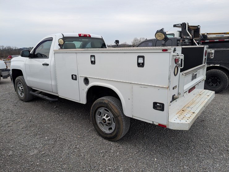 2017-chevrolet-1500-image-4