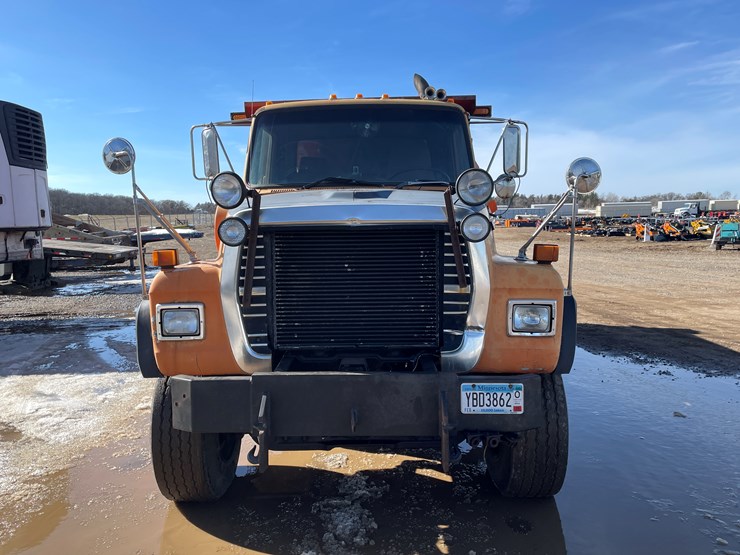 1996-ford-l9000-image-8