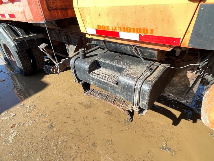 1996-ford-l9000-image-25