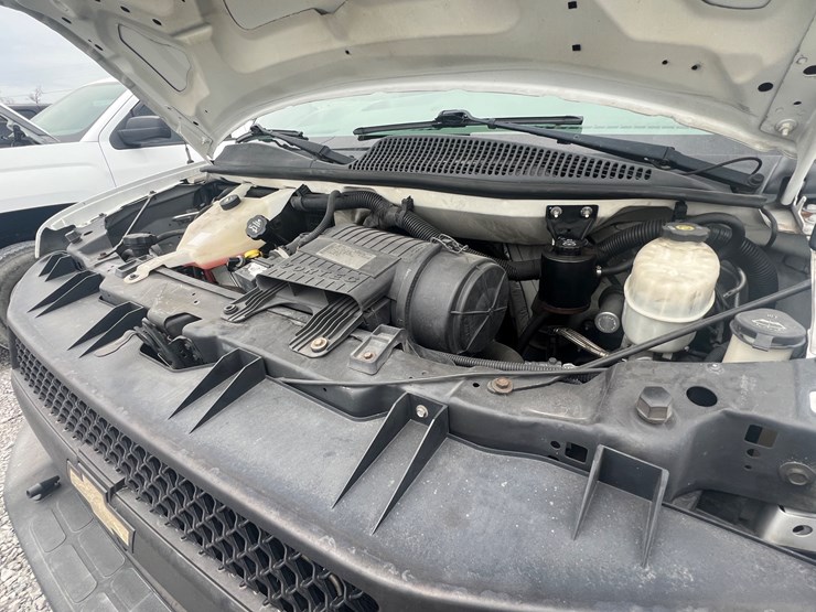 2012-chevrolet-express-g2500-image-33