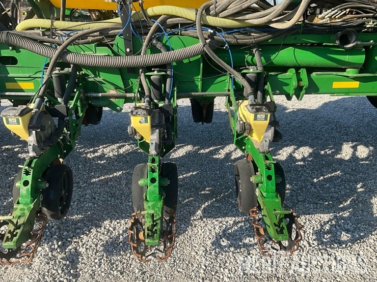 2009-john-deere-1770nt-image-23