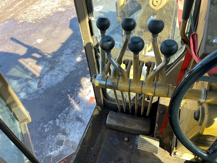 caterpillar-140g-image-43