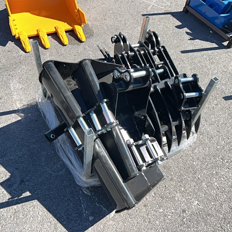NEW GIYI (10) PC ATTACHMENTS SKID STEER ATTACHMENT
