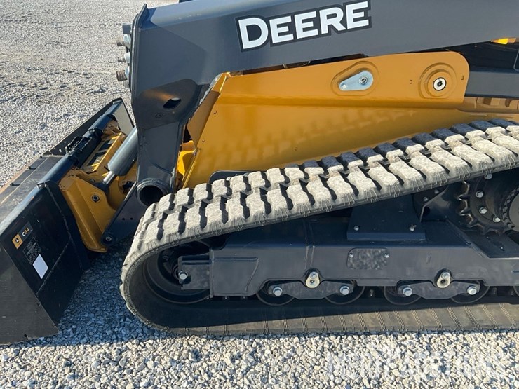 2023-deere-333g-image-15