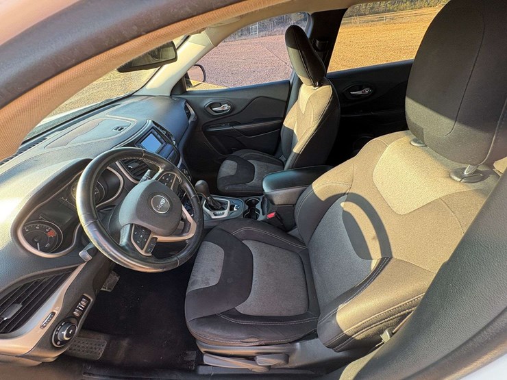 2014-jeep-cherokee-image-13